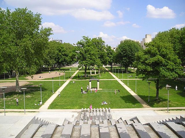 парк Берси в Париже
