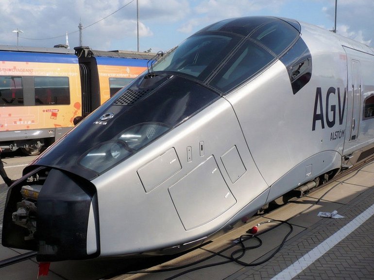 Быстрый поезд AGV Italo
