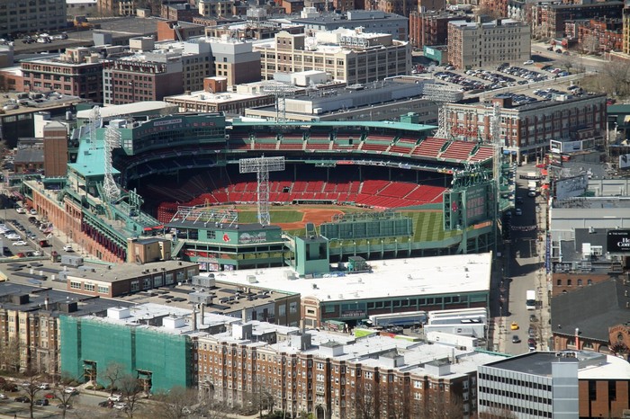 стадион фенуэй-парк в Бостоне