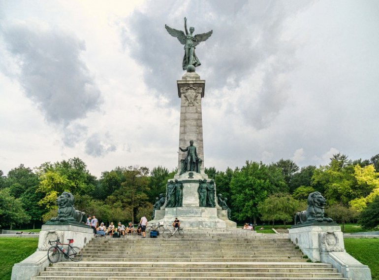 Монумент Жоржа-Этьена Картье в Канаде