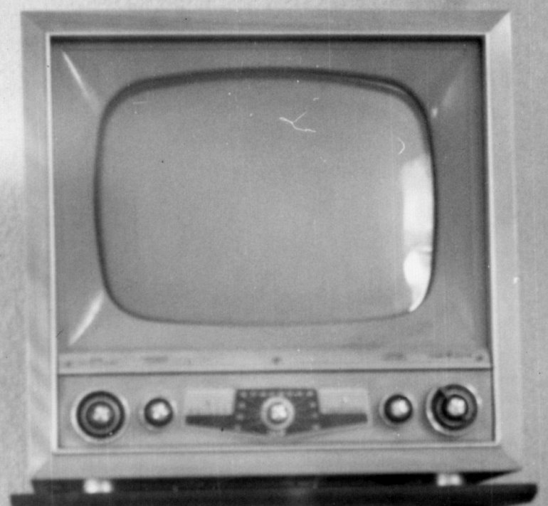 черно-белый телевизор