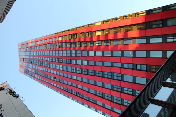 красное яблоко