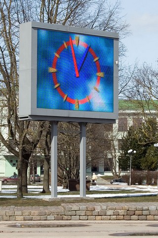 билборд с часами