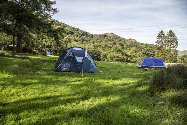палатки на природе