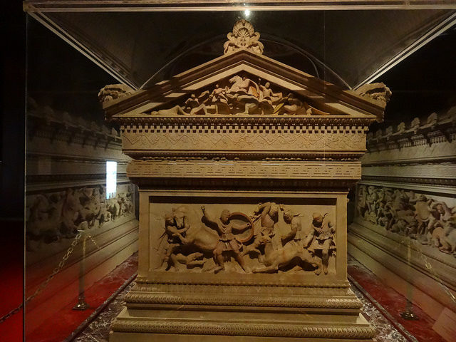 сидонский саркофаг