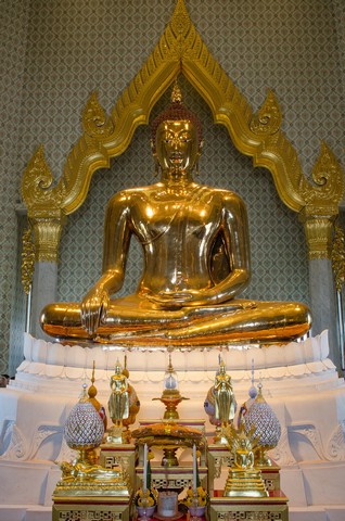будда в храме