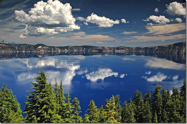 800px-Crater_Lake_National_Park_Oregon