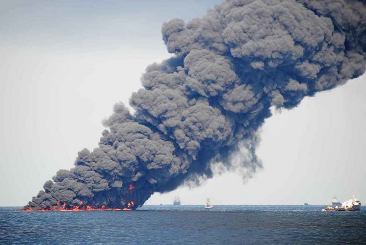 взрыв нефтяной вышки