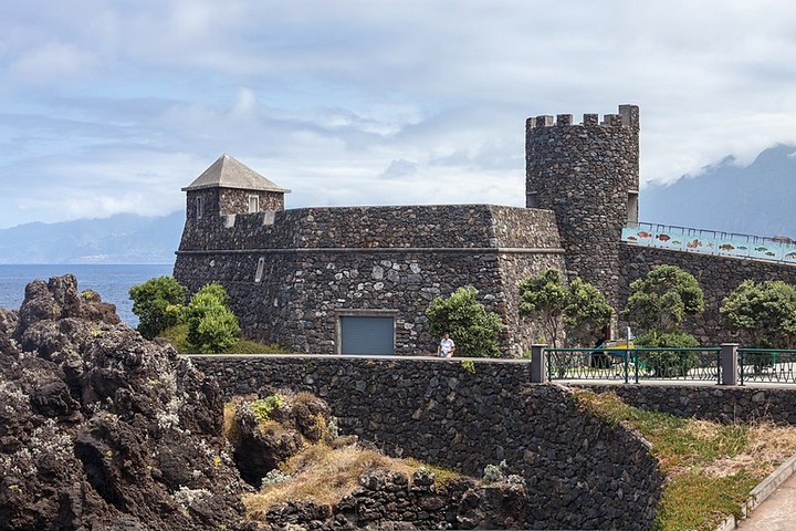стены форта
