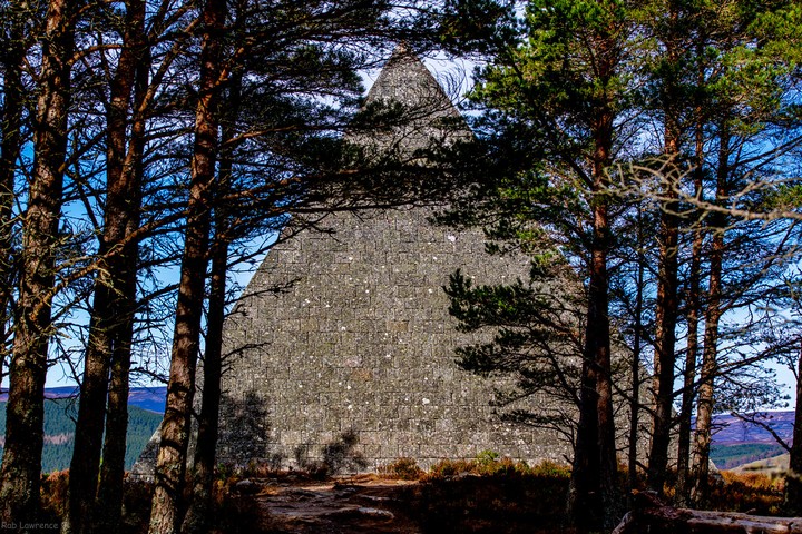 пирамида в шотландии
