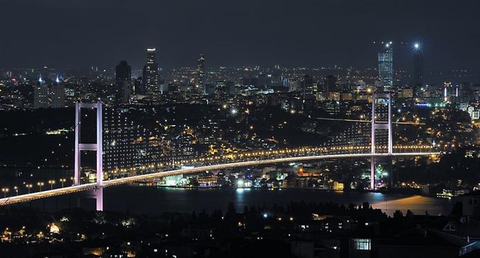 Босфорский мост ночью