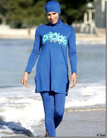 Буркини — исламский купальный костюм