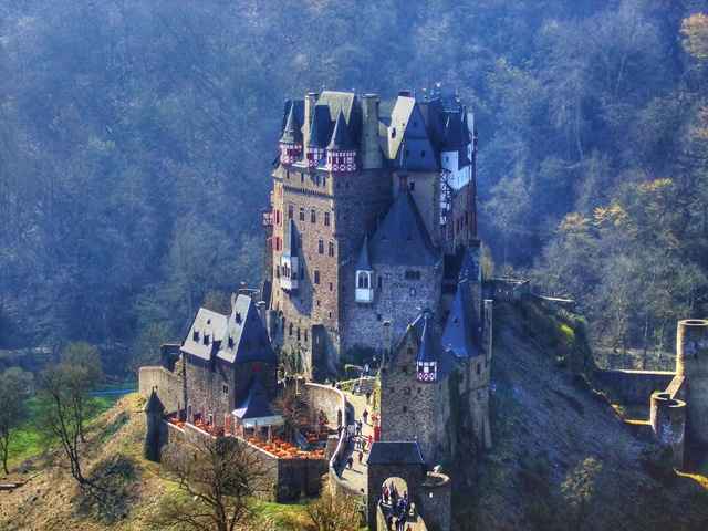 замок Эльц