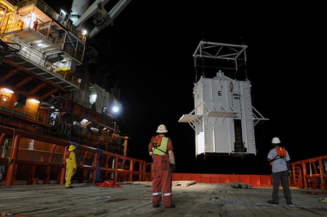 100-тонный защитный купол для локализации утечки