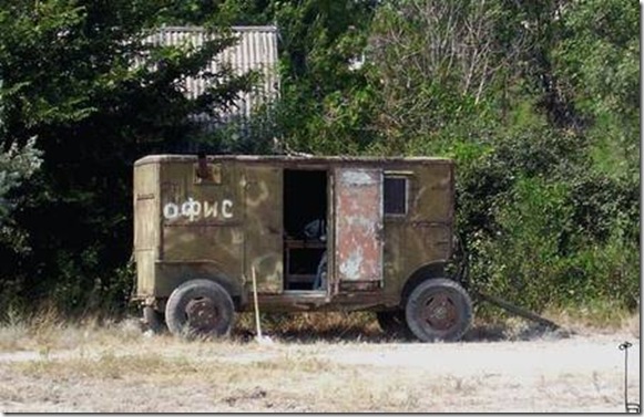 ироничный плакат на тему безопасности труда