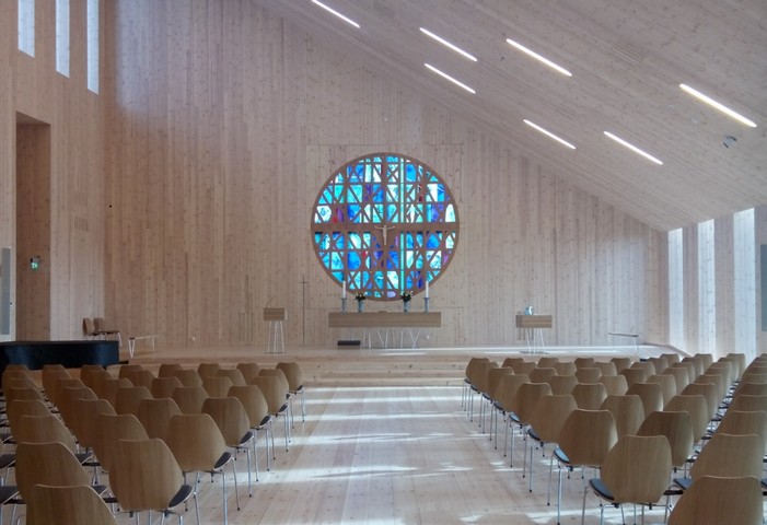 внутри церкви