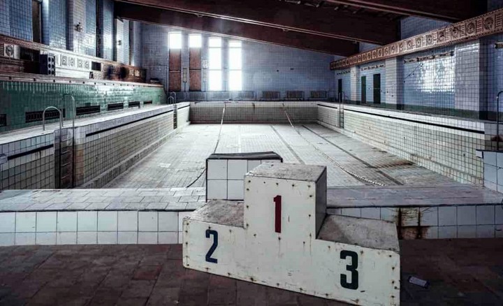 заброшенный бассейн