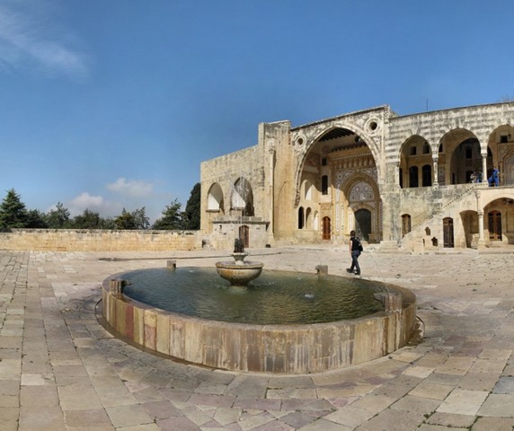 дворик дворик