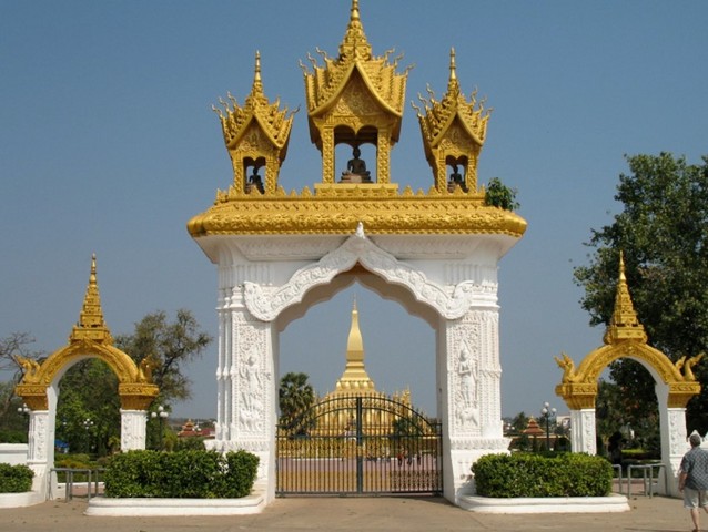 ворота пха тхат луанг