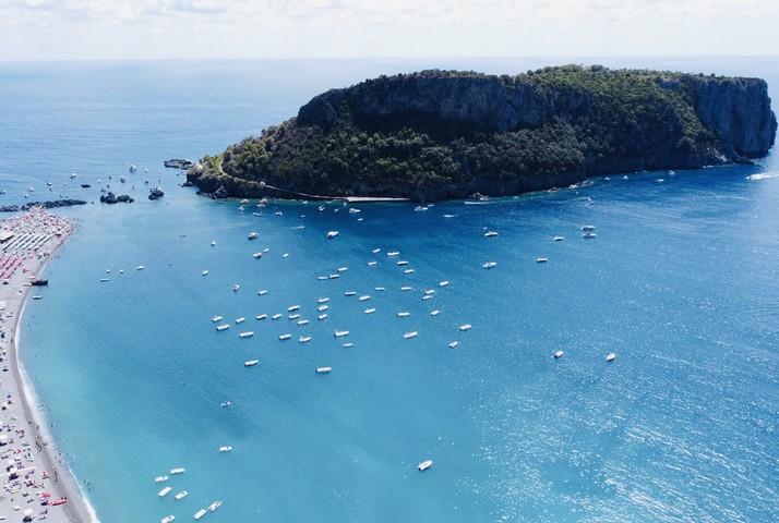 остров Дино