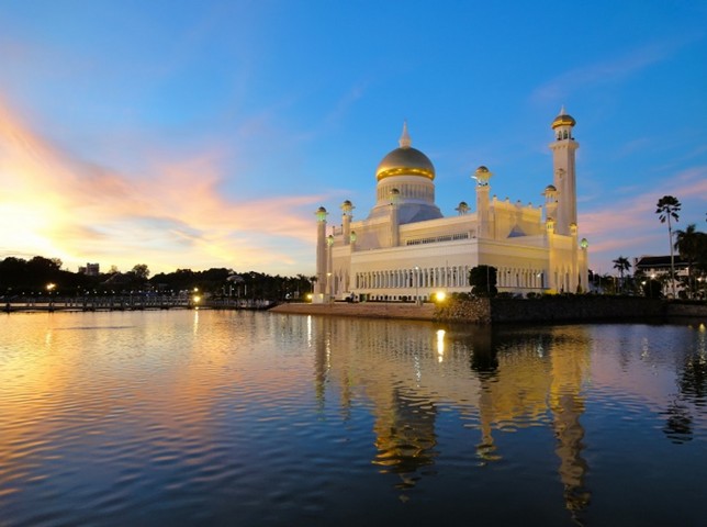 над водой над водой