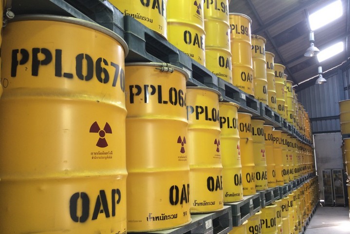 бочки с отходами