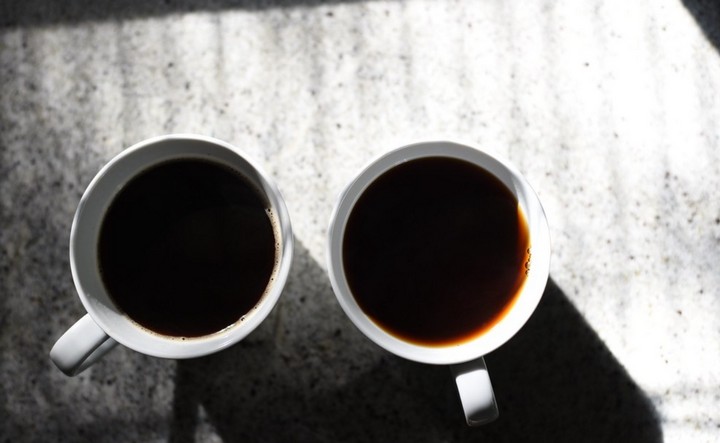 чашки с кофе
