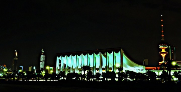 здание в темноте здание в темноте