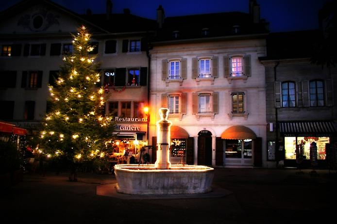 Зимние огни в швейцарском городе Ньон