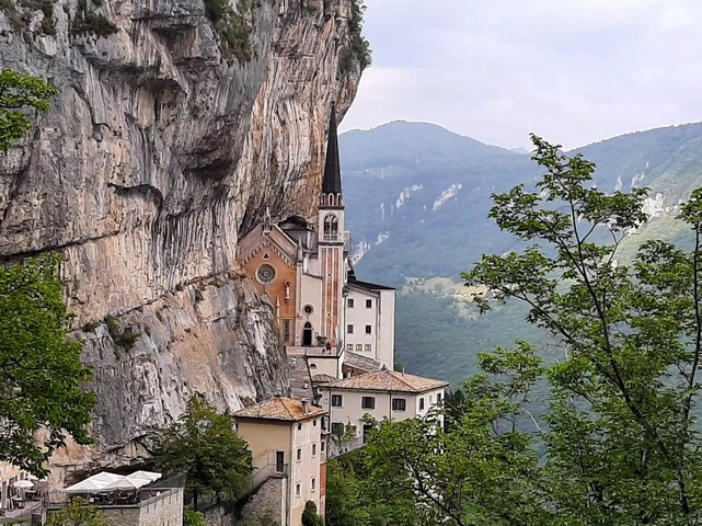 святилище в горах