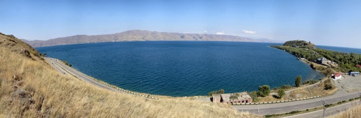 вид на озеро