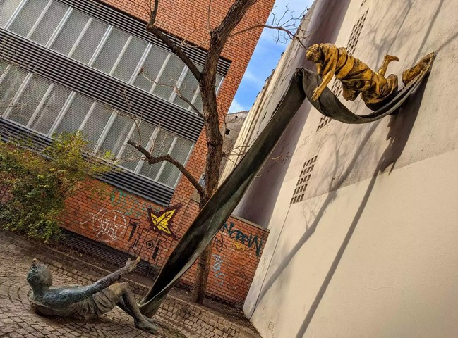 памятник карлу лутцу