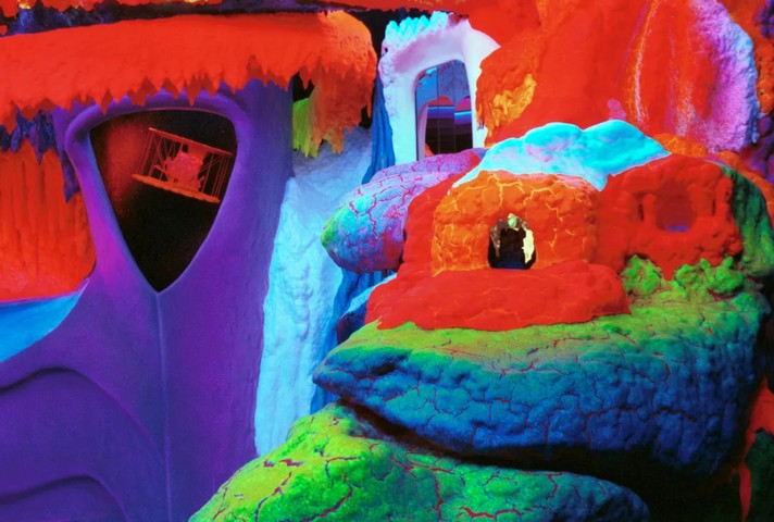 все светится