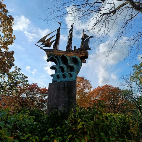 памятник кораблю памятник кораблю