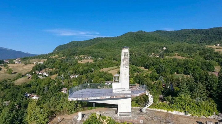 маяк в горах