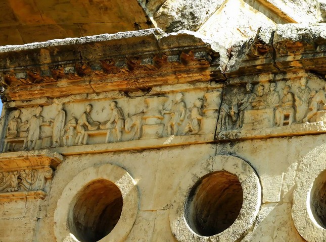 гробница еврисакеса