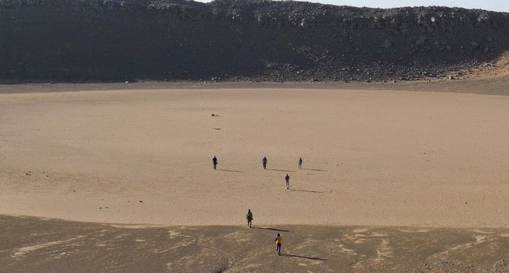 поверхность кратера