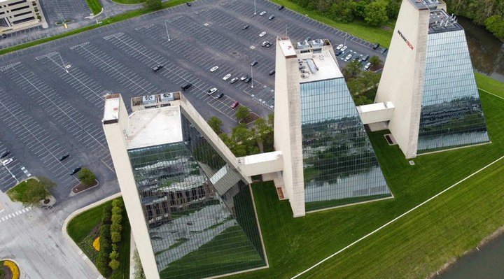 три пирамиды в индианаполисе три пирамиды в индианаполисе