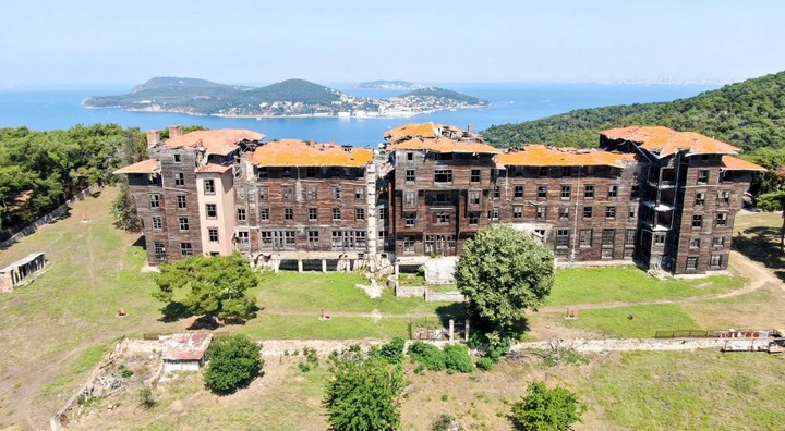 деревянная постройка деревянная постройка