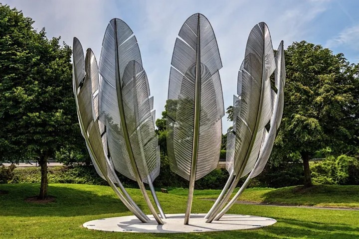 скульптура с перьями скульптура с перьями