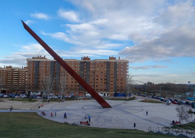 большие солнечные часы