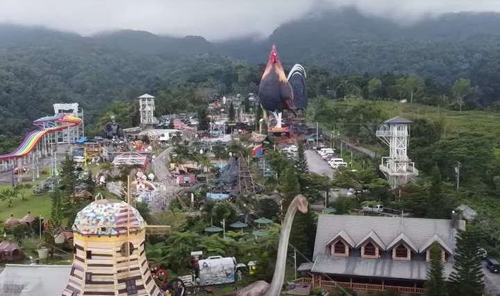 отель в форме петуха отель в форме петуха