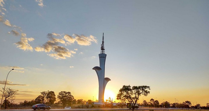 высокая телебашня высокая телебашня