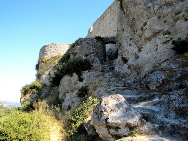 скалы ангелокастро