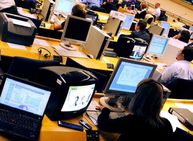 работа за компьютером работа за компьютером