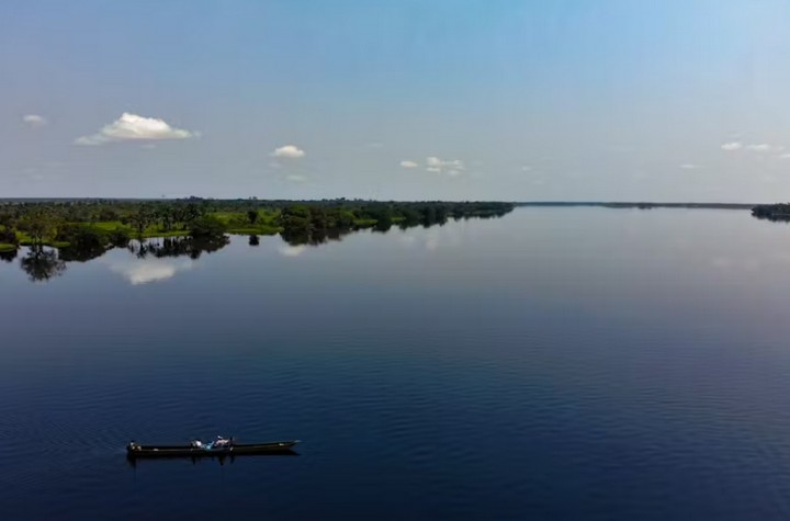 река руки река руки