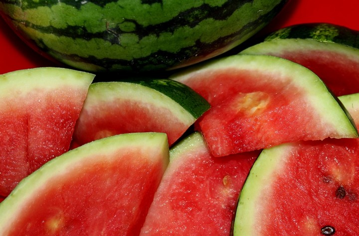 нарезанный арбуз нарезанный арбуз