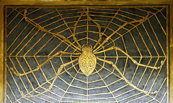 паук в арке