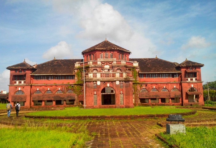 дворец тиба