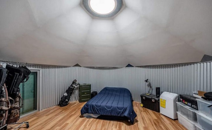 внутри внутри